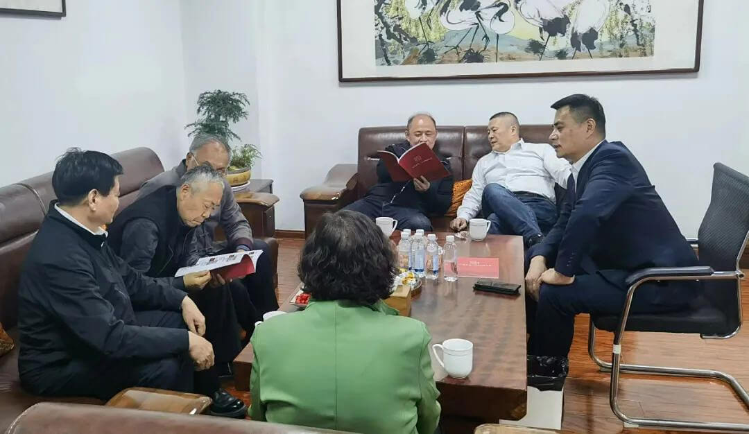 中国美协副主席李翔莅临《红色沂蒙》百米国画长卷组委会座谈指导